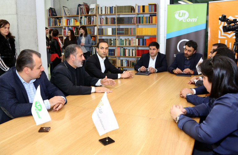 Ucom launches digital lab in Ayb School 