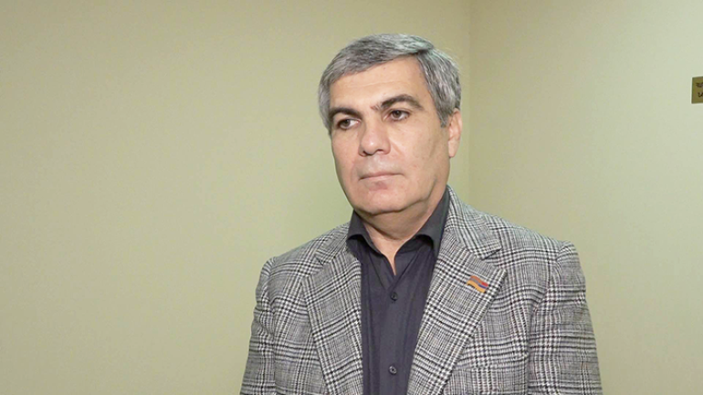 Ցույցերի ու երթերի կազմակերպիչներն իրականացրել են բազմաթիվ իրավախախտումներ և խախտել են օրենքը, ինչը հանգեցրել է անարխիկ դրսևորումների. Է. Նալբանդյանը ընդունել է ՀՀ–ում հավատարմագրված դեսպաններին
