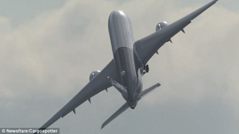 Ուղղահայաց թռիչք. A350-900XWB ինքնաթիռի թռիչքը հայտնվել է հանրության ուշադրության կենտրոնում (լուսանկարներ, տեսանյութ)