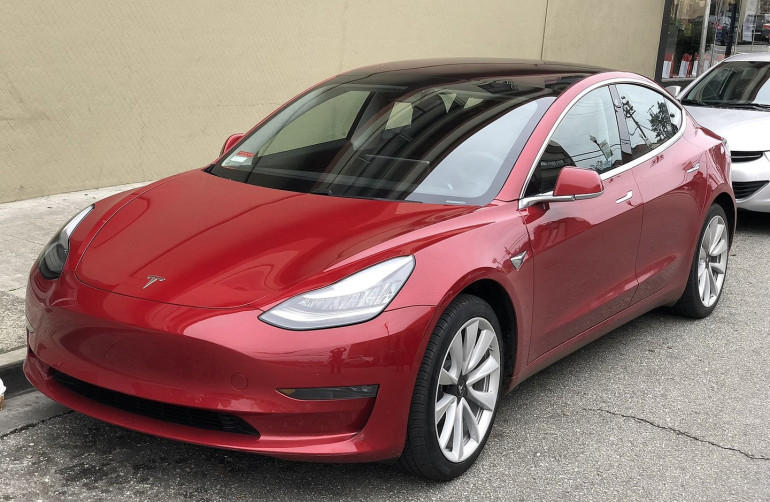 Tesla Model 3-ը ռեկորդ է սահմանել՝ մի լիցքավորմամբ անցնելով մոտ 1000 կմ (տեսանյութ)