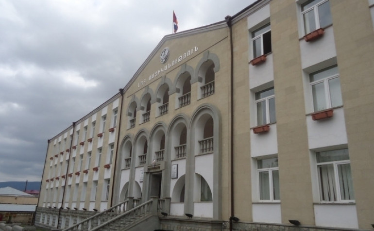Արցախում քաղաքացիների ու ԱԱԾ հատուկջոկատայինների միջև ծեծկռտուք է տեղի ունեցել. բերման է ենթարկվել 15 մարդ, բնակիչները փողոց են փակել՝ ի նշան բողոքի