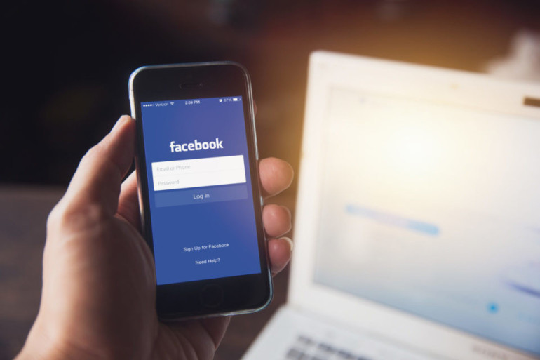 Facebook делится данными пользователей с производителями смартфонов - NYT