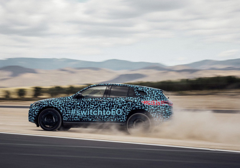 Mercedes-Benz показал новые фотографии первого электрокроссовера