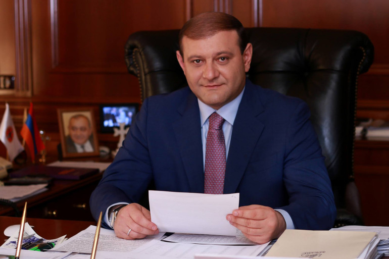Վստա՛հ եմ, որ այսուհետ ևս կշարունակեք մնալ ձեր կոչմանը, սկզբունքներին և առաքելությանը հավատարիմ. Տարոն Մարգարյանի շնորհավորանքը՝ բուժաշխատողներին