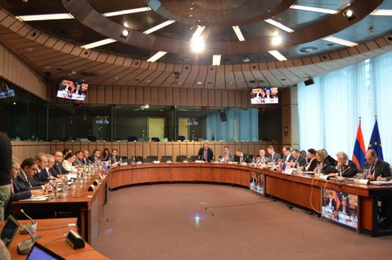 Բրյուսելում ՀՀ-ԵՄ գործընկերության խորհրդի առաջին նիստին անդրադարձ է եղել վիզաների ազատականացմանն առնչվող հարցին