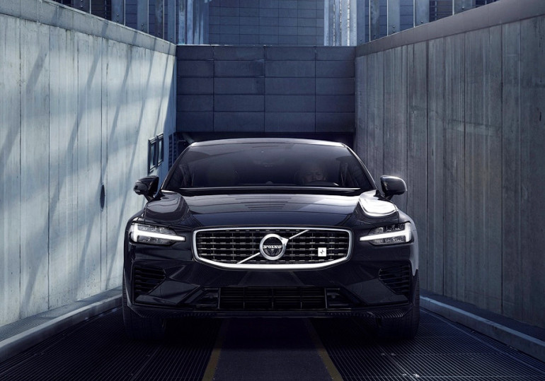 Ամենահզոր Volvo S60-ի ամբողջ խմբաքանակը սպառվել է ընդամենը 39 րոպեում (լուսանկարներ)