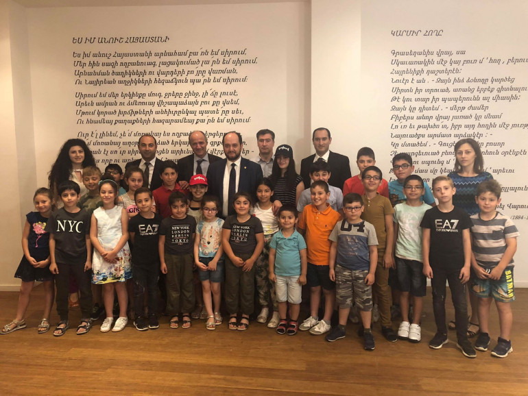 Բրյուսելի «Հայի տան» սաների թիվը 20-ով կավելանա. ԿԳ նախարարի այցը հայկական կենտրոն (լուսանկարներ)