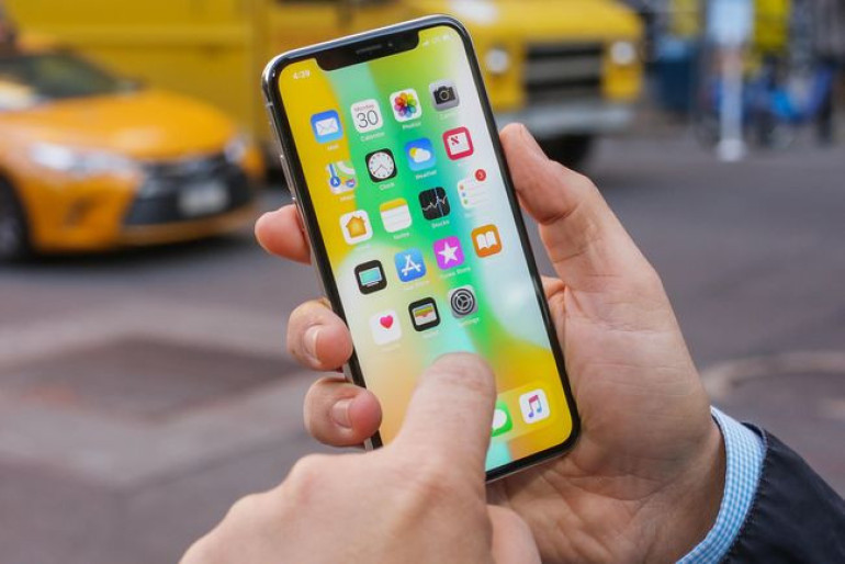 Apple-ն առաջարկում է փոխարինել անձնագրերը iPhone-ով