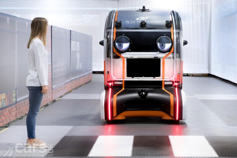 Land Rover-ը վիրտուալ աչքերով անվարորդ պարկուճ է կառուցել (լուսանկարներ)