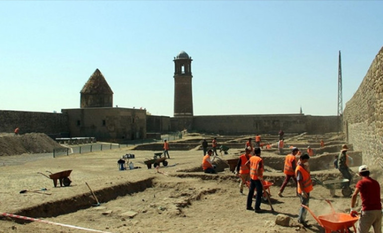 Էրզրումի պատմական բերդի տարածքում թուրք հնագետները 150 տարվա պայթուցիկներ են հայտնաբերել