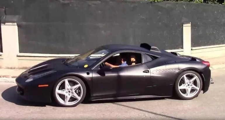 Համացանցում են հայտնվել նոր հիբրիդային Ferrari-ի նախատիպի լուսանկարները