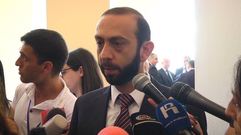 Ես կժպտամ միայն այդ առիթով. Վանեցյանը՝ իր դեմ Ռ. Քոչարյանի որդու ներկայացրած հայցի մասին