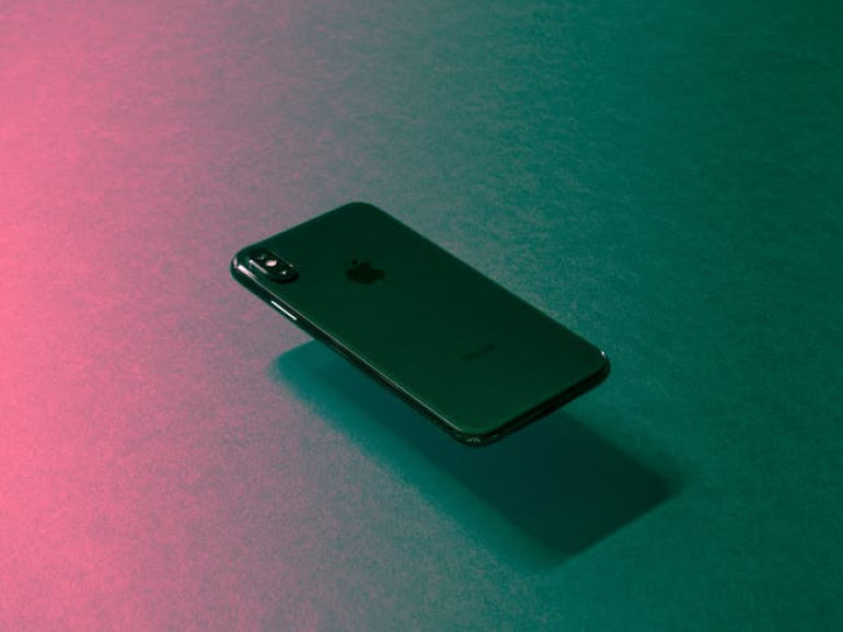 Հաջորդ սերնդի iPhone-ը կարող է համալրվել «անտեսանելի» տեսախցիկով. վերլուծաբաններ
