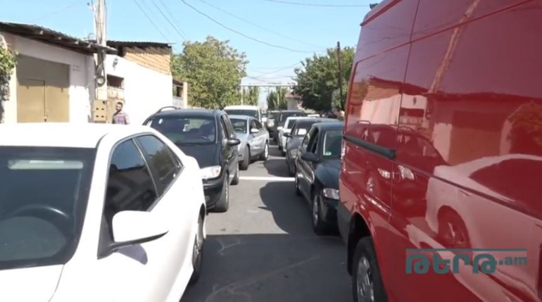 Ավտովարորդները բողոքի ակցիա են իրականացնում Նորագավիթի մաքսատան մոտ (տեսանյութ) Ավտովարորդները բողոքի ակցիա են իրականացնում Նորագավիթի մաքսատան մոտ (տեսանյութ)