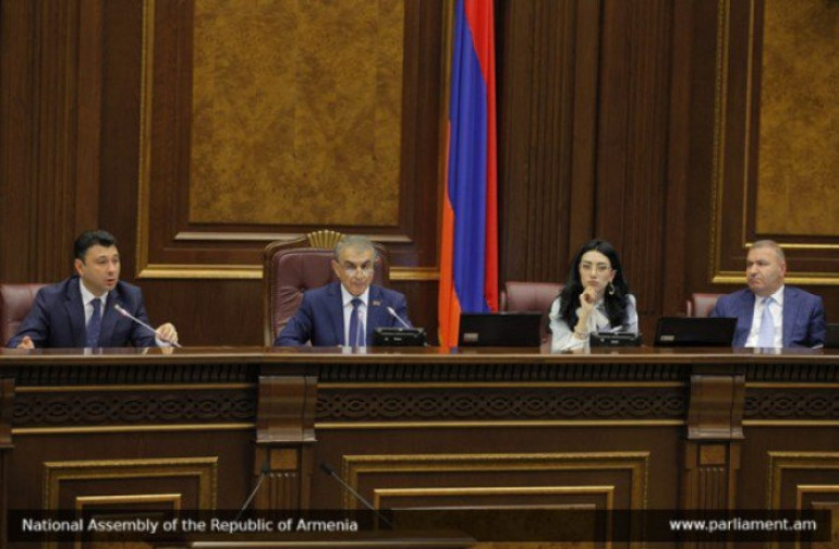 Ազգային ժողովը 67 կողմ ձայնով ընդունեց ԱԺ կանոնակարգ օրենքում փոփոխություններ կատարելու մասին նախագիծը (թարմացված)