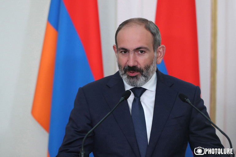Նիկոլ Փաշինյանը հրաժարական տվեց վարչապետի պաշտոնից (տեսանյութ) Նիկոլ Փաշինյանը հրաժարական տվեց վարչապետի պաշտոնից (տեսանյութ)