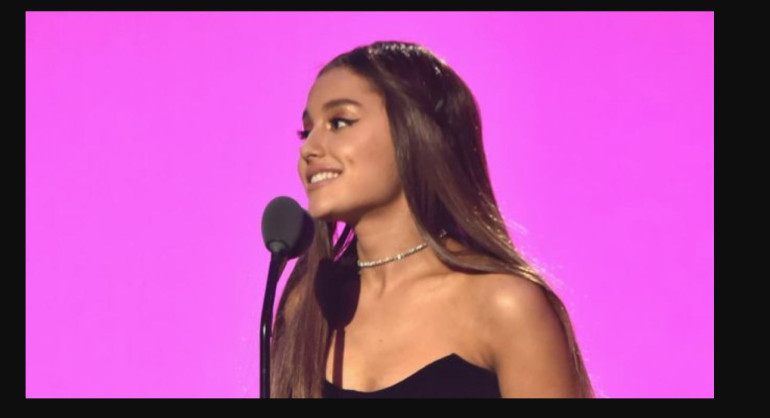 Ariana Grande takes social media break