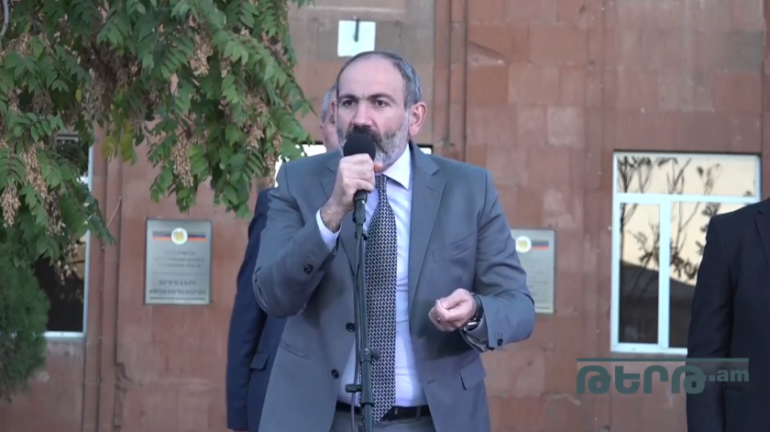 Լավ չէ, երբ քաղաքական գործընթացներում ընտանեկան ավանդույթներ են լինում․ Ն. Փաշինյանը՝ Հրազդանում Ս. Միքայելյանի որդու՝ քաղաքապետի թեկնածու առաջադրվելու մասին Լավ չէ, երբ քաղաքական գործընթացներում ընտանեկան ավանդույթներ են լինում․ Ն. Փաշինյանը՝ Հրազդանում Ս. Միքայելյանի որդու՝ քաղաքապետի թեկնածու առաջադրվելու մասին