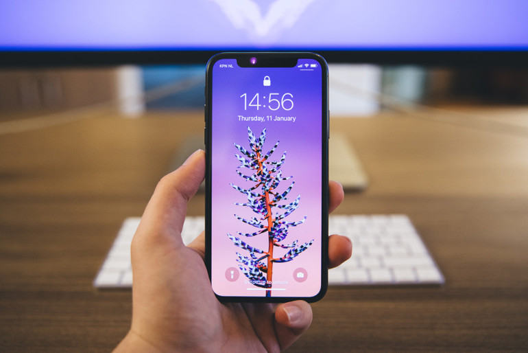 Apple-ը հայտնել է MacBook Pro 13-ում և iPhone X-ում որոշ թերությունների մասին