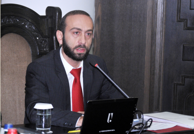 Առանց հանրային համաձայնության որևէ հարկային բեռի ավելացում չի լինելու. Արարատ Միրզոյանը՝ արտագնա աշխատանքի մեկնողներին հարկելու գաղափարի մասին Առանց հանրային համաձայնության որևէ հարկային բեռի ավելացում չի լինելու. Արարատ Միրզոյանը՝ արտագնա աշխատանքի մեկնողներին հարկելու գաղափարի մասին