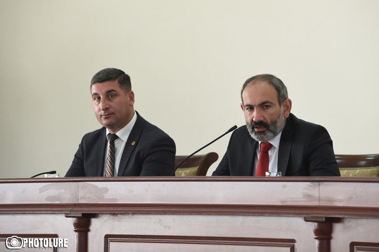 Իներցիայով շատերը փորձում են մեզ վերաբերվել որպես փոքր երկրի, բայց մենք համակերպվողի դերում չենք լինելու․ Ն․ Փաշինյանը՝ Բելառուսի ԱԳՆ-ին Իներցիայով շատերը փորձում են մեզ վերաբերվել որպես փոքր երկրի, բայց մենք համակերպվողի դերում չենք լինելու․ Ն․ Փաշինյանը՝ Բելառուսի ԱԳՆ-ին