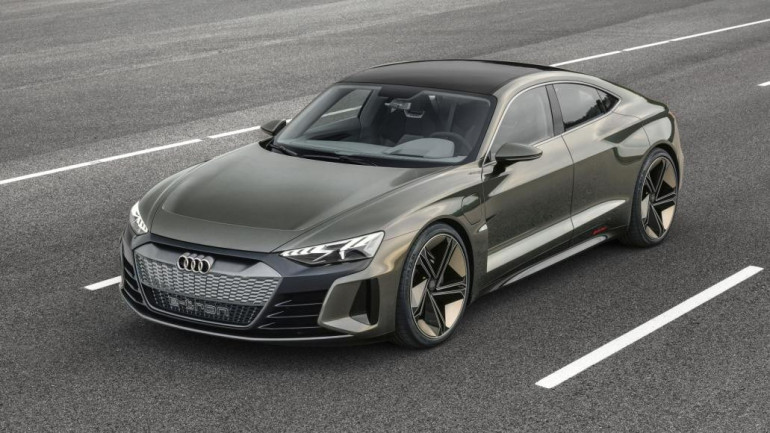 Audi’s drop dead gorgeous e-Tron concept is full electric and it goes from 0 to 62 mph in 3.5 seconds