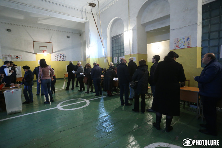 Ժամը 11:00-ի դրությամբ ԱԺ արտահերթ ընտրությունների քվեարկությանը մասնակցել է 201,250 ընտրող կամ ընտրողների 7,76%-ը, ինչը գրեթե կրկնակի ցածր է նախորդ տարվա ցուցանիշից Ժամը 11:00-ի դրությամբ ԱԺ արտահերթ ընտրությունների քվեարկությանը մասնակցել է 201,250 ընտրող կամ ընտրողների 7,76%-ը, ինչը գրեթե կրկնակի ցածր է նախորդ տարվա ցուցանիշից