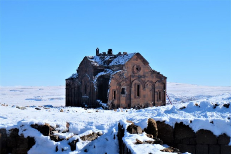 Հարսանեկան զգեստ հագած քաղաքը. ձյունով ծածկված պատմական Անին հայտնվել է լրատվամիջոցների ուշադրության կենտրոնում (լուսանկարներ)