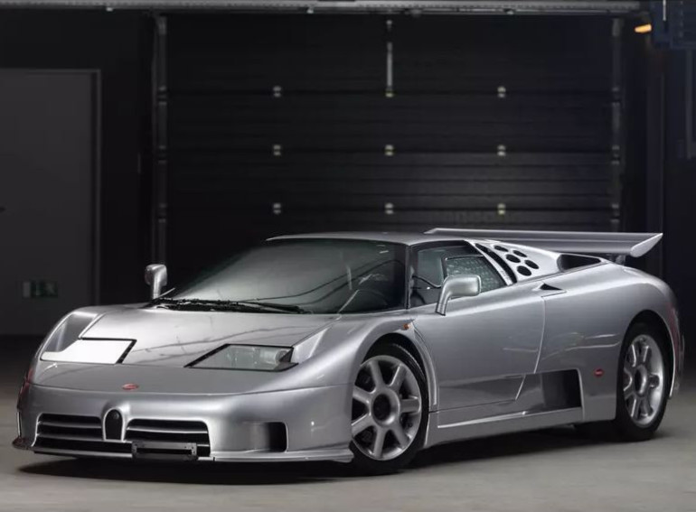 Суперкар Bugatti EB110 Super Sport почти без пробега уйдет с молотка