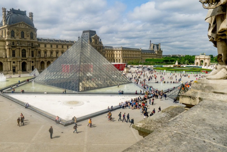 Louvre attracts record number of visits in 2018