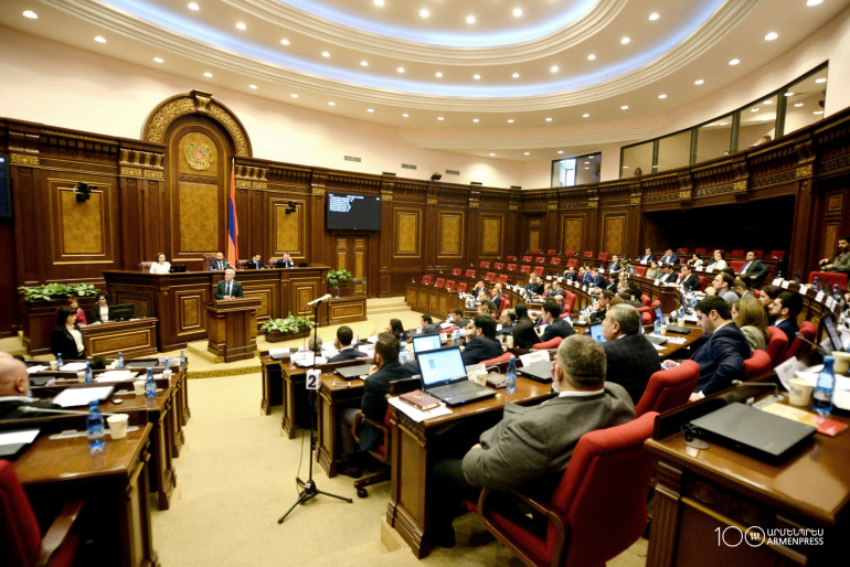 Վիճաբանություն ԱԺ-ում. նախկին դեսպանների վերաբերյալ ԼՀԿ պատգամավորի հայտարարությունը ԲՀԿ քարտուղարը որակեց ադրբեջանական թեզեր (տեսանյութ) Վիճաբանություն ԱԺ-ում. նախկին դեսպանների վերաբերյալ ԼՀԿ պատգամավորի հայտարարությունը ԲՀԿ քարտուղարը որակեց ադրբեջանական թեզեր (տեսանյութ)