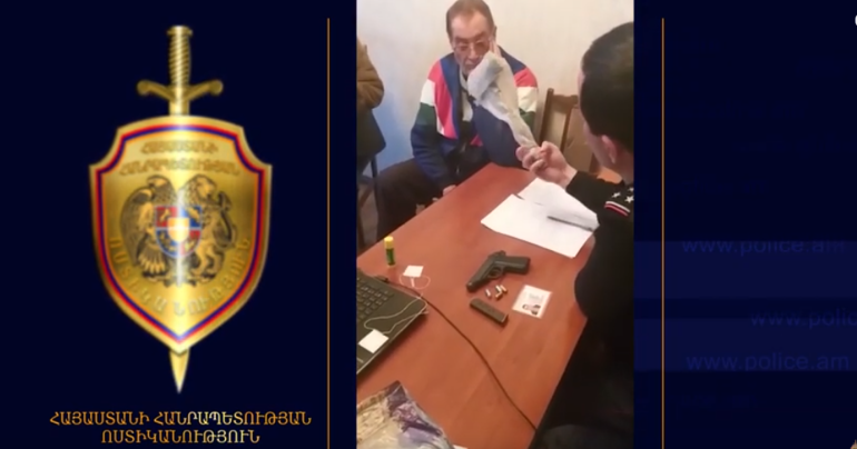 Երևանի բակերից մեկում վիճաբանությունը վերածվել է ծեծկռտուքի, կրակոցներ են արձակվել. կասկածյալները բերման են ենթարկվել. Ոստիկանություն (տեսանյութ) Երևանի բակերից մեկում վիճաբանությունը վերածվել է ծեծկռտուքի, կրակոցներ են արձակվել. կասկածյալները բերման են ենթարկվել. Ոստիկանություն (տեսանյութ)