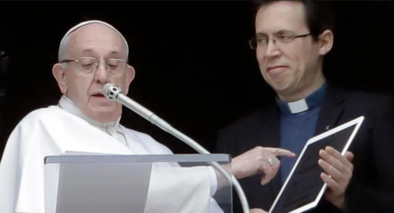 Pope Francis launches Catholic Church's first ever smartphone app