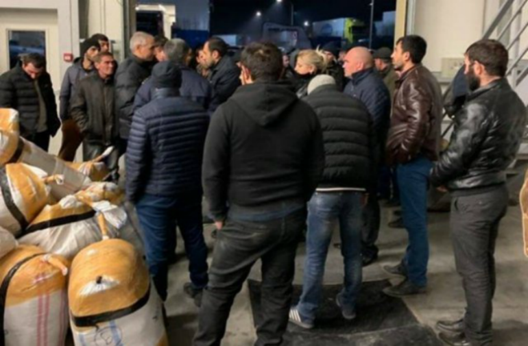 Քաղաքացիներին հորդորում ենք ապրանք ներմուծելիս չշրջանցել օրենսդրությունը. ՊԵԿ–ը դիմել է Բագրատաշենի մաքսակետը փակած քաղաքացիներին