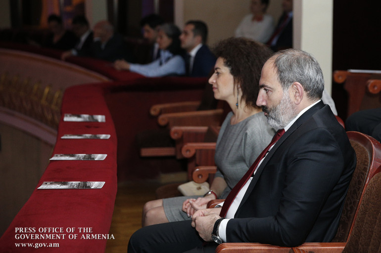 Կոմիտասի 150-ամյակին նվիրված համերգին դահլիճը կիսադատարկ էր. Նոր Հայաստանում մարդը պետք է արվեստի հետ մշտական հարաբերությունների մեջ լինի. Ն. Փաշինյան