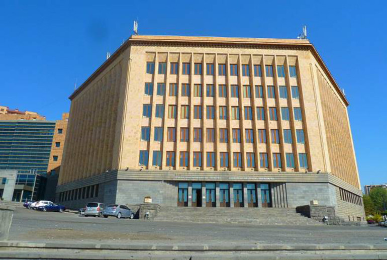 BBC-ի «Համաշխարհային հարցեր» հաղորդաշարը Հայաստանի Ամերիկյան համալսարանում բանավեճի ֆորմատով հաղորդում է ձայնագրել