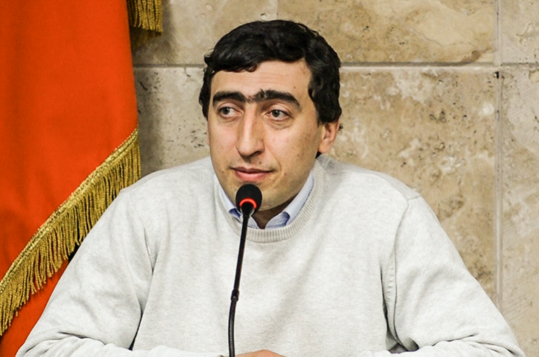 Ինձ ԱՄՆ-ում են հայտնել, որ Մակունցն ավագ սերնդի արվեստագետներին անվանել է «կոռումպացված». եթե նման բան տեղի չի ունեցել, ես ընդունում եմ սխալս. Վիգեն Ստեփանյան