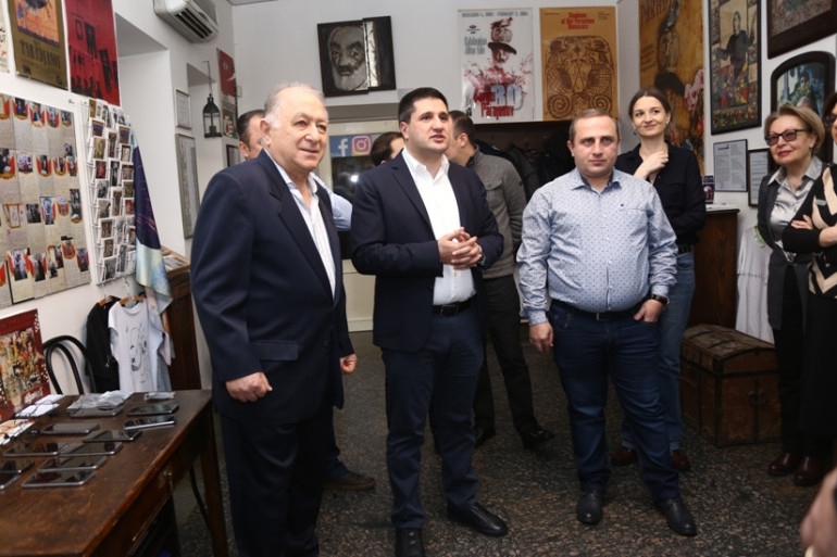 Ucom-ի աջակցությամբ Ս․Փարաջանովի թանգարանը տրամադրում է աուդիոգիդ ծառայությունը