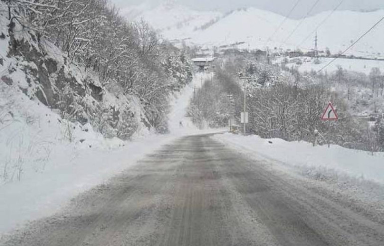 Հանրապետության մի շարք քաղաքներում ձյուն է տեղում Հանրապետության մի շարք քաղաքներում ձյուն է տեղում