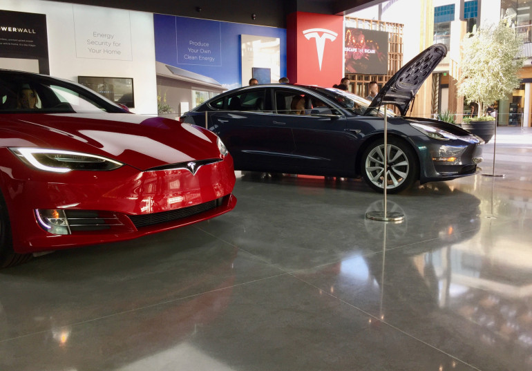 Tesla-ն հայտարարել է խանութները փակելու և վաճառքն առցանց տիրույթ տեղափոխելու մասին
