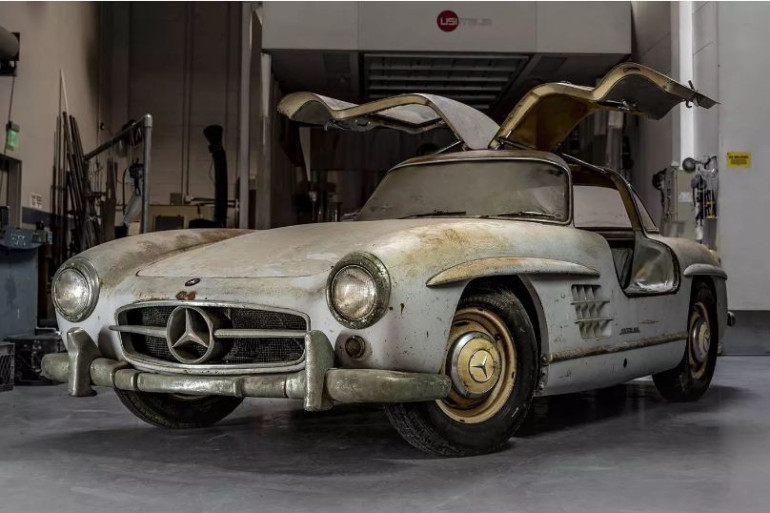 «Ճայի թևեր». Mercedes-Benz-ը ցույց է տվել, թե ինչպիսի տեսք ունի 60 տարի ավտոտնակում մնացած լեգենդար մեքենան (լուսանկարներ)