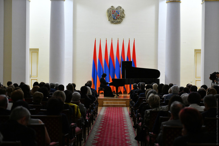 «Նախագահական համերգաշարը» մեկնարկել է մեծանուն դաշնակահարուհի Սվետլանա Նավասարդյանի մենահամերգով (տեսանյութ, լուսանկարներ)