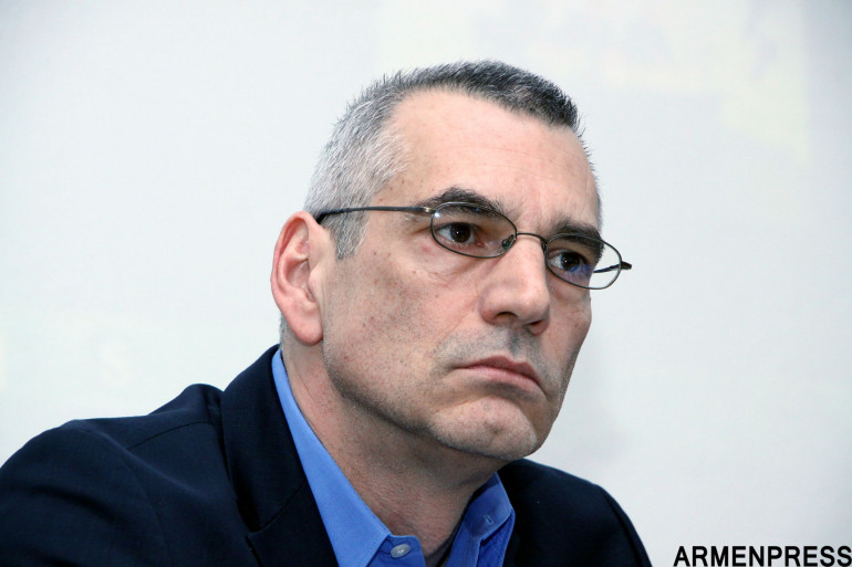 В качестве альтернативы в состав ведущей переговоры по Карабахскому вопросу армянской делегации можно включить представителей Арцаха – Ричард Киракосян
