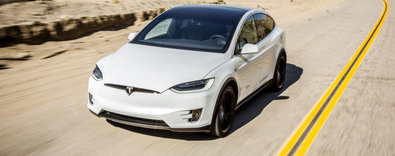 Tesla-ն ցուցադրել է, թե ինչպես է մեքենան երթևեկում նորացված ավտոպիլոտ համակարգով (տեսանյութ)