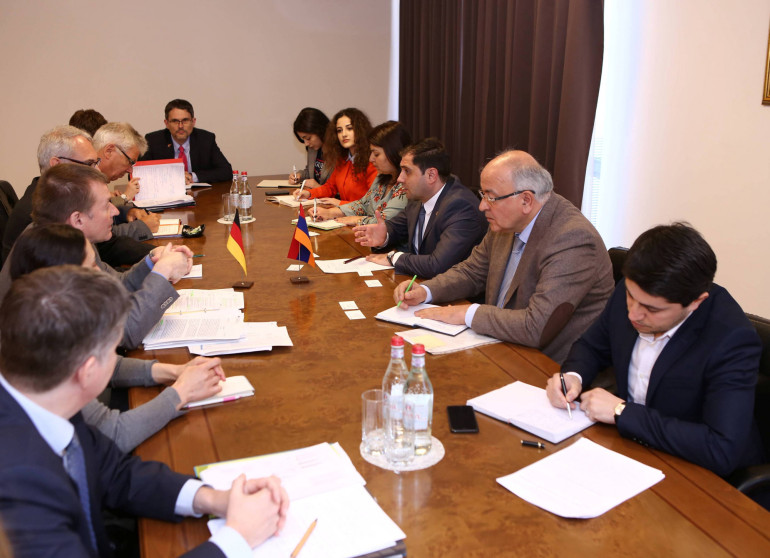 «Լևոն Տեր-Պետրոսյանն ընդդեմ ՀՀ-ի» գործով ՄԻԵԴ վճիռը Ռոբերտ Քոչարյանի դեմ դիվիդենտ չէ, նրան առնչվող քրգործով դատարկություն է. Հ. Ալումյան «Լևոն Տեր-Պետրոսյանն ընդդեմ ՀՀ-ի» գործով ՄԻԵԴ վճիռը Ռոբերտ Քոչարյանի դեմ դիվիդենտ չէ, նրան առնչվող քրգործով դատարկություն է. Հ. Ալումյան