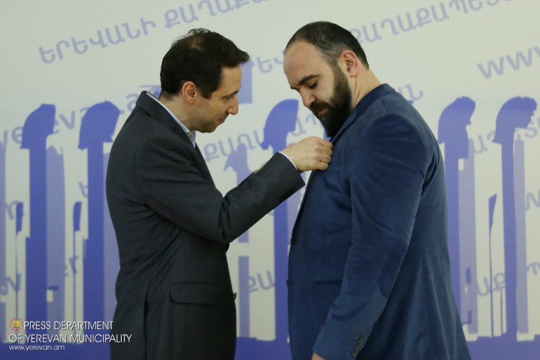 «Եթե չկա մշակույթը, մնացածն ընդհանրապես իմաստ չունի». Երևանի քաղաքապետը պարգևատրել է պարարվեստի գործիչներին (տեսանյութ)
