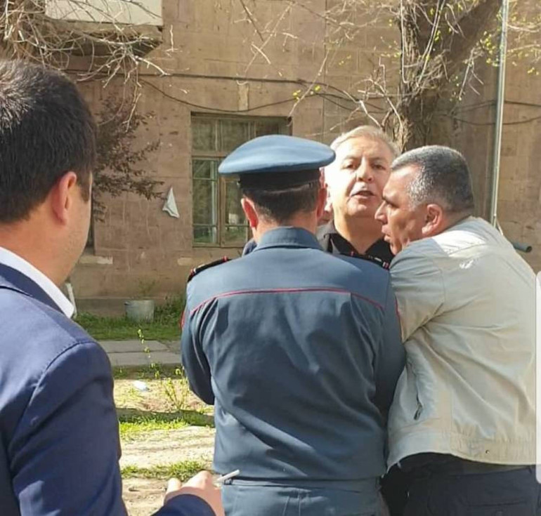 Պատգամավոր Սերգեյ Բագրատյանի մասնակցությամբ միջադեպի առթիվ ոստիկանությունում նյութեր են նախապատրաստվում, որոնք կուղարկվեն ՀՔԾ. Դատախազություն Պատգամավոր Սերգեյ Բագրատյանի մասնակցությամբ միջադեպի առթիվ ոստիկանությունում նյութեր են նախապատրաստվում, որոնք կուղարկվեն ՀՔԾ. Դատախազություն