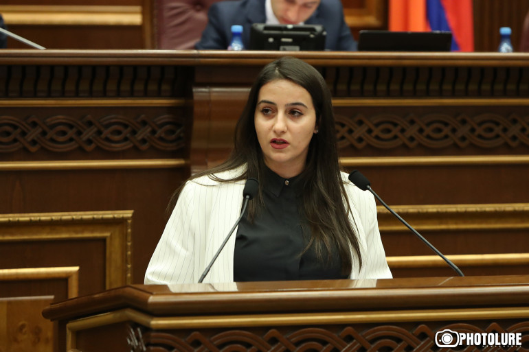 Նախորդ իշխանությունների անպատասխանատու ու ոչ արհեստավարժ գործունեության շնորհիվ վտանգվել է հայկական կինո ոլորտի կայացումը․ ԼՀԿ-ական պատգամավոր Նախորդ իշխանությունների անպատասխանատու ու ոչ արհեստավարժ գործունեության շնորհիվ վտանգվել է հայկական կինո ոլորտի կայացումը․ ԼՀԿ-ական պատգամավոր