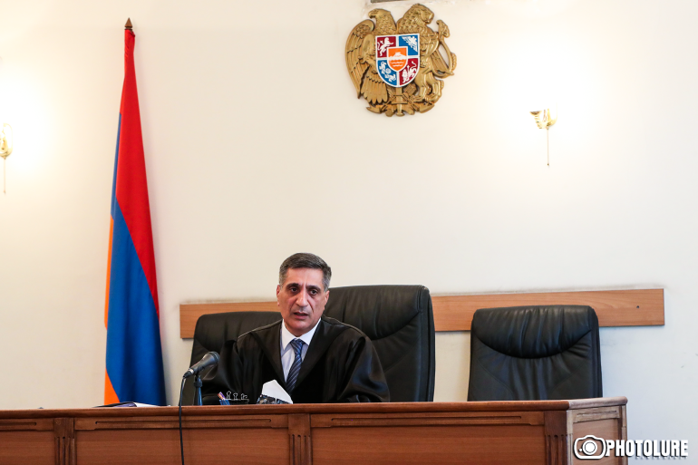 Ռոբերտ Քոչարյանի գործով դատական նիստը կշարունակվի վաղը՝ 14։00-ին (տեսանյութ) Ռոբերտ Քոչարյանի գործով դատական նիստը կշարունակվի վաղը՝ 14։00-ին (տեսանյութ)