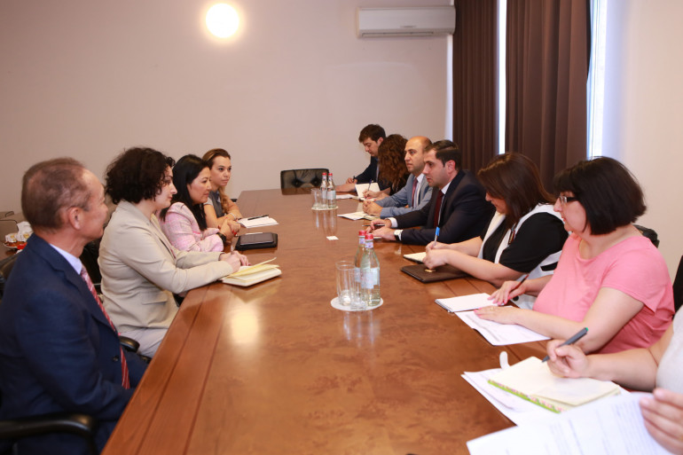 Չինացի սահմանապահները զբոսաշրջիկների սմարթֆոններում գաղտնալսող հավելված են ներբեռնում. The Guardian